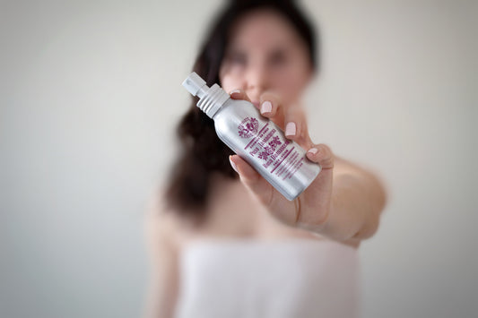 What is face mist and when to use it for glowing, hydrated skin